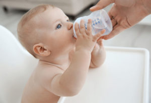 Можно ли новорожденным пить воду?