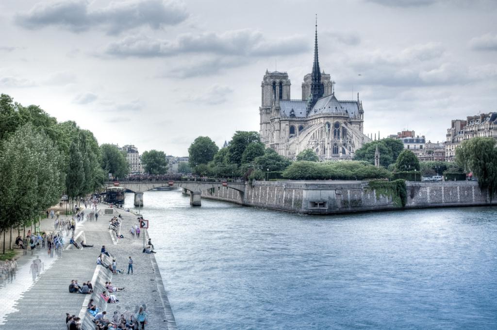 Париж, река