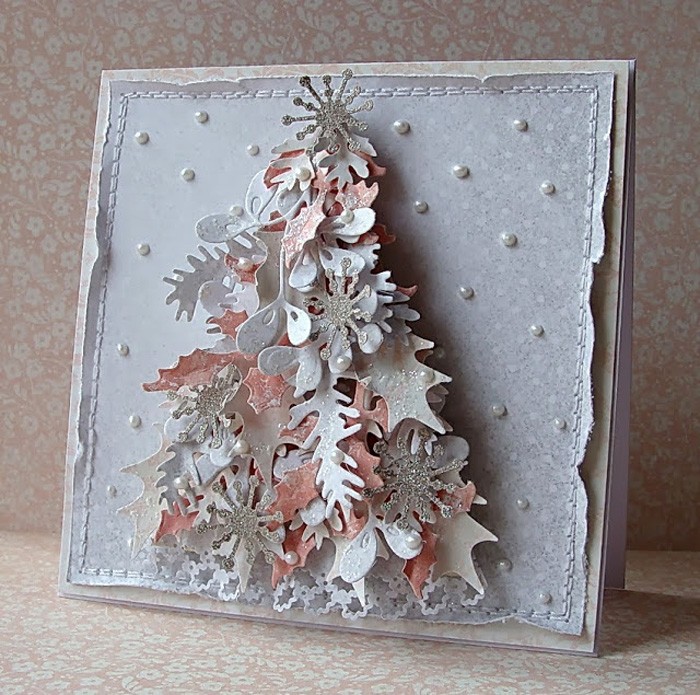 Снежинками украшают ёлочки на открытках