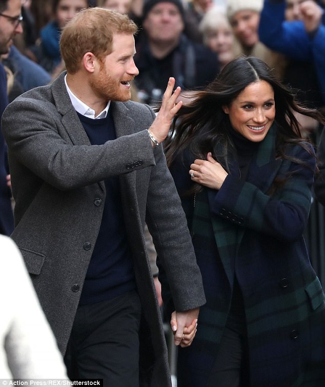 Size matters: Diamond experts have estimated that American women think between two and three carats, like Meghan Markle