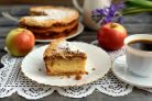 Насыпной пирог с творогом и яблоками