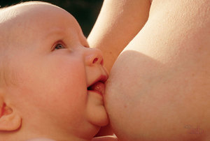 Адаптация к кормлению грудью малыша 