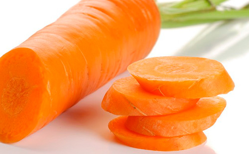 Кусочки морковки