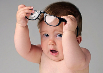 Как проверить зрение у новорожденного