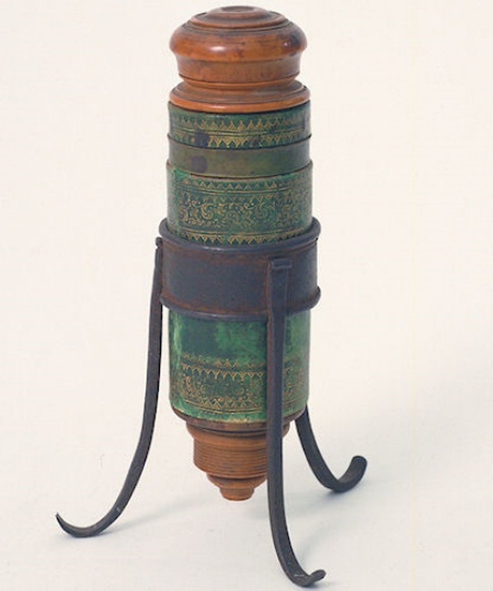 Галилео Галилей также считается одним из претендентов на изобретение микроскопа 