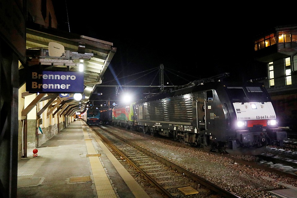 Отменено движение поездов между Италией и рядом соседних стран Фото: REUTERS