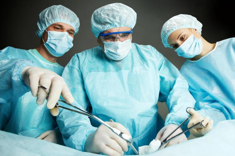 Стоит ли быть хирургом? Достоинства и недостатки профессии
