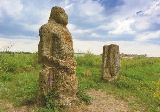Каменный идол древних славян