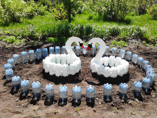 Пластикові пляшки, що можна з них зробити? Корисні вироби своїми руками: для дому та дачі (60+ Фото Ідей)