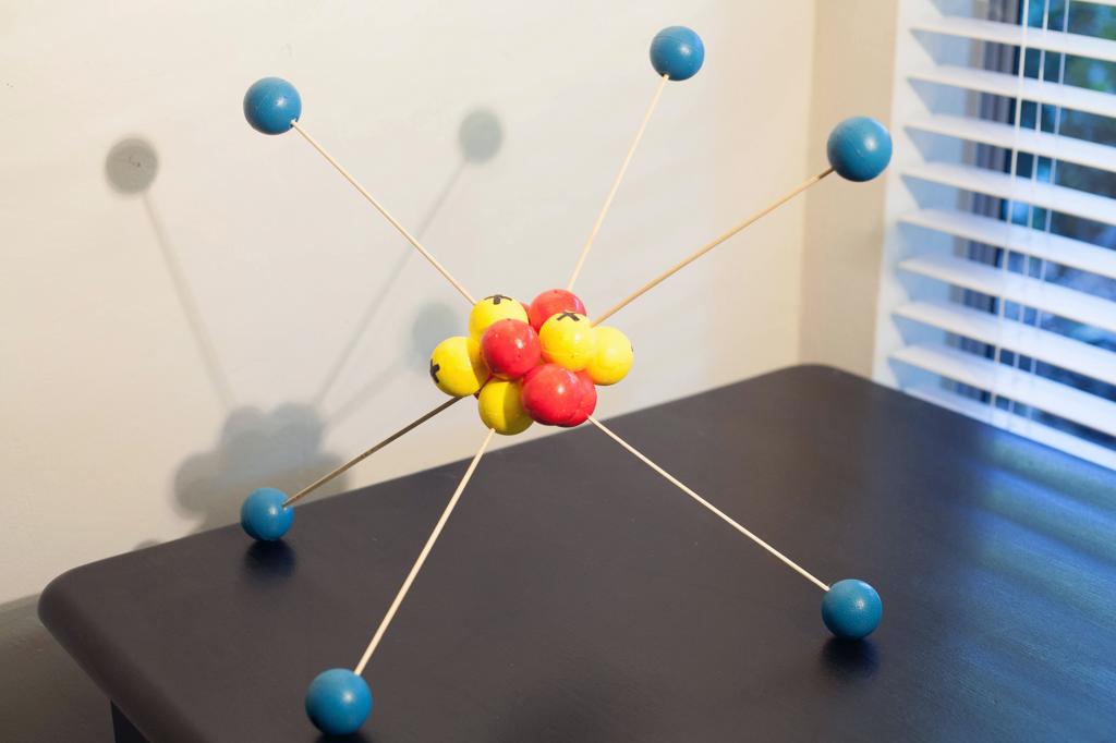 Квантово механическая модель атома водорода 
